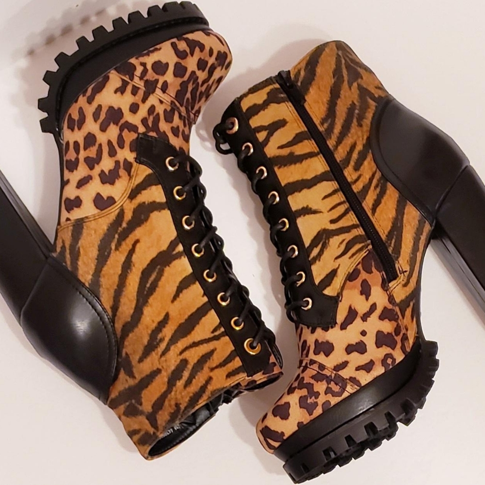 Leopard Chunky Heel Ankle Boots - Picture 7 of 9